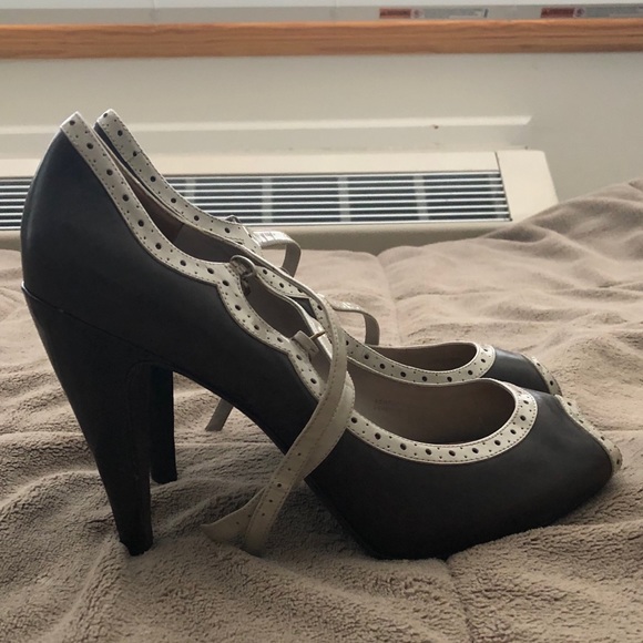 VIA SPIGA “DARIA” BLACK/ CREAM HIGH-HEELS SZ 9 1/2 - Picture 2 of 4